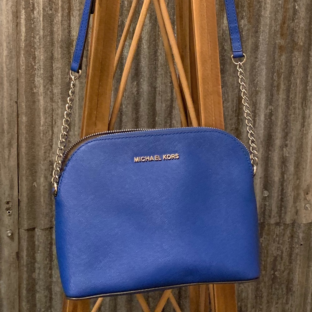 *SOLD*Michael Kors Large Cindy Dome Crossbody